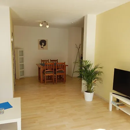 Wohnen Auf Dem Land, Stadtnah Lägenhet *
